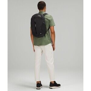 Lululemon Centered-Zip Backpack 21L Black/grey